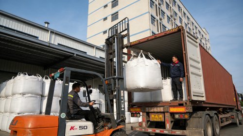 高分子SAP吸水树脂颗粒工厂装车